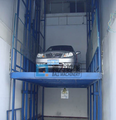 導軌式汽車升降平臺